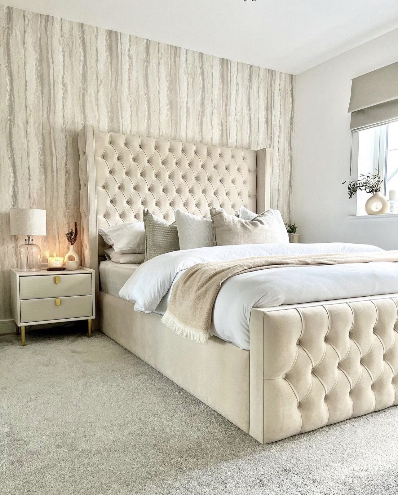 Clarence Luxury Bed
