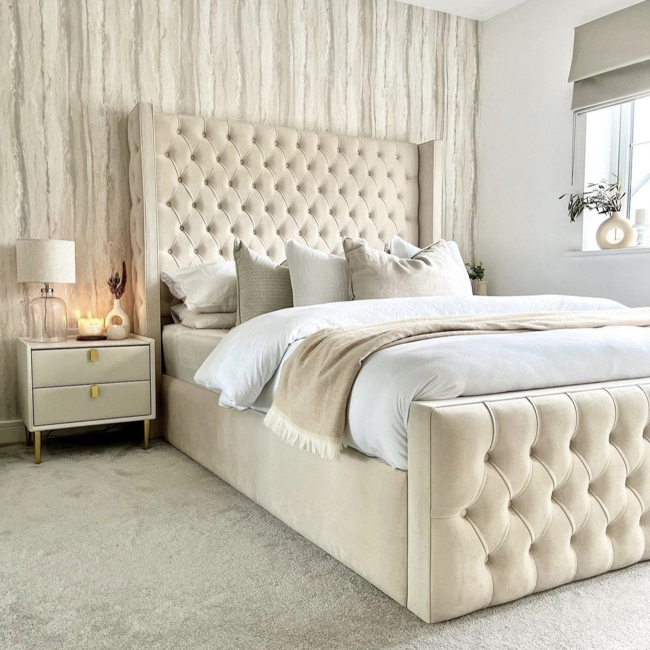 Clarence Luxury Bed