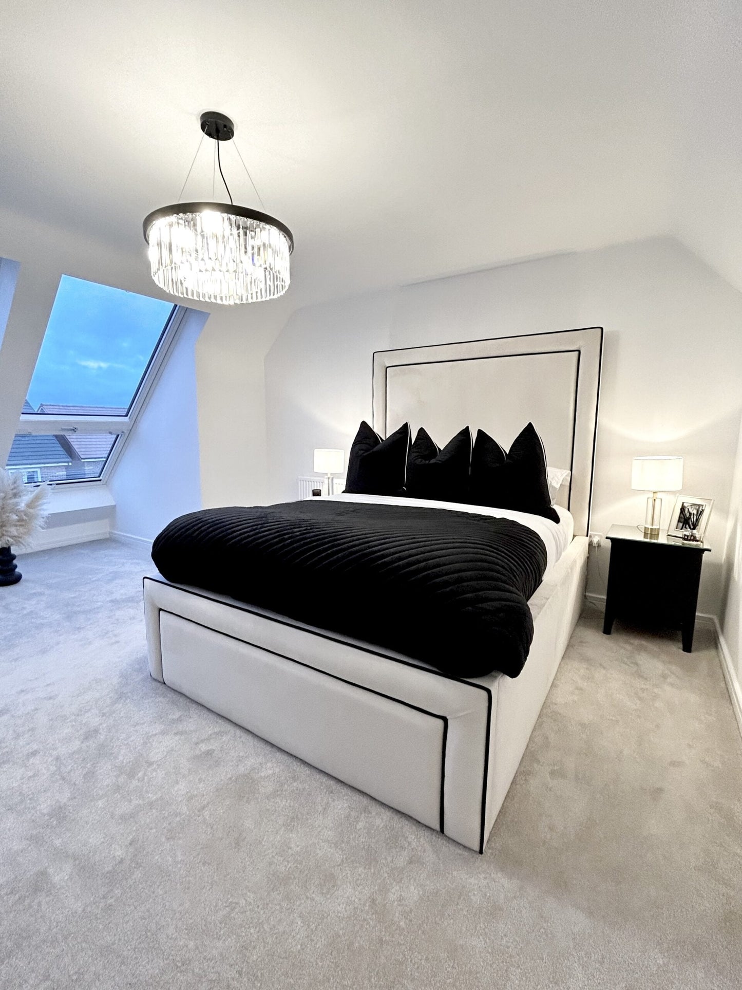 Knightsbridge Luxury Bed with Contrast Piping