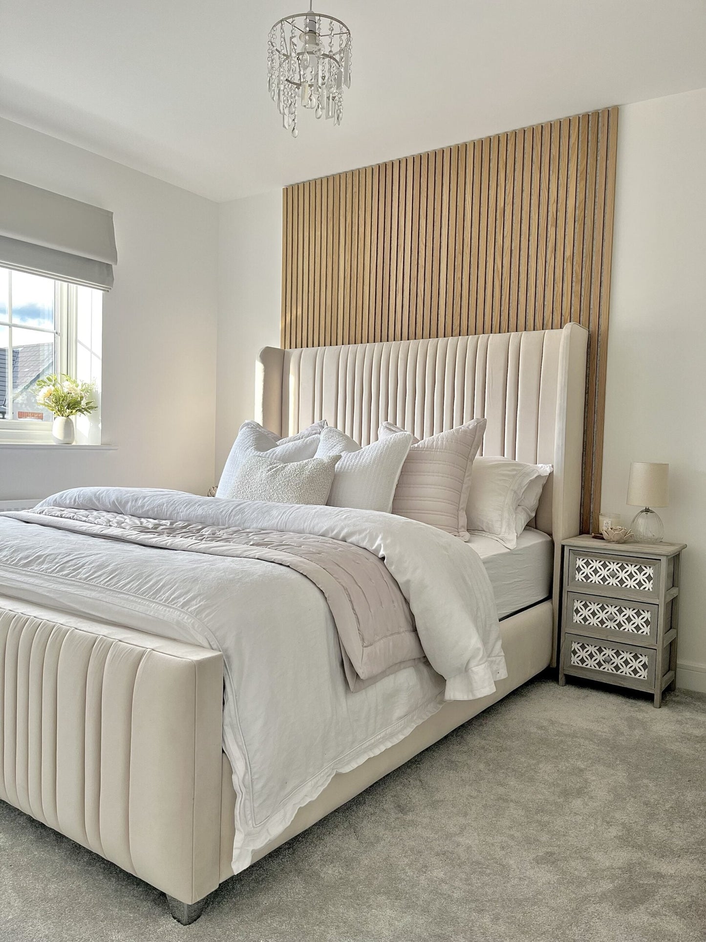 Ashford Winged Bed